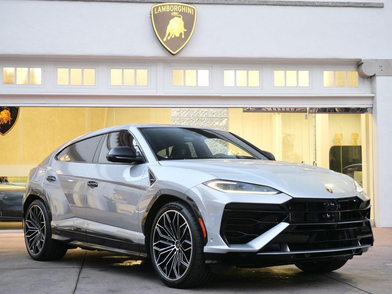 2025 Lamborghini Urus SE