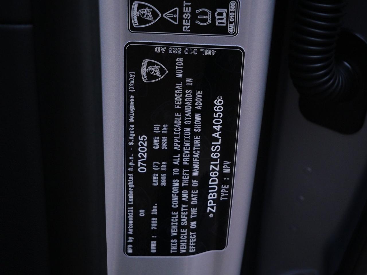 2025 Lamborghini Urus SE Lawrence KS