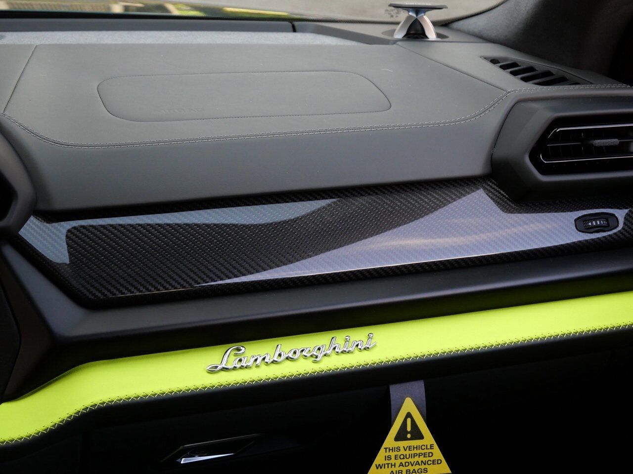 2025 Lamborghini Urus SE Lawrence KS