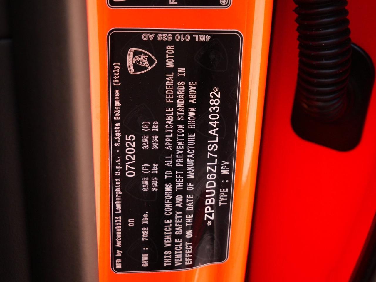 2025 Lamborghini Urus SE Lawrence KS