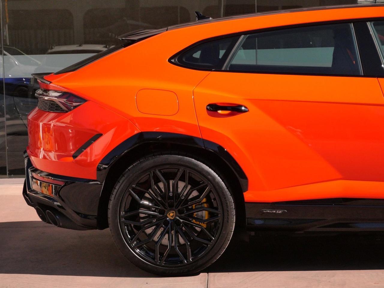 2025 Lamborghini Urus SE Lawrence KS