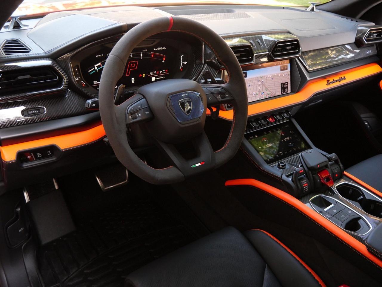 2025 Lamborghini Urus SE Lawrence KS