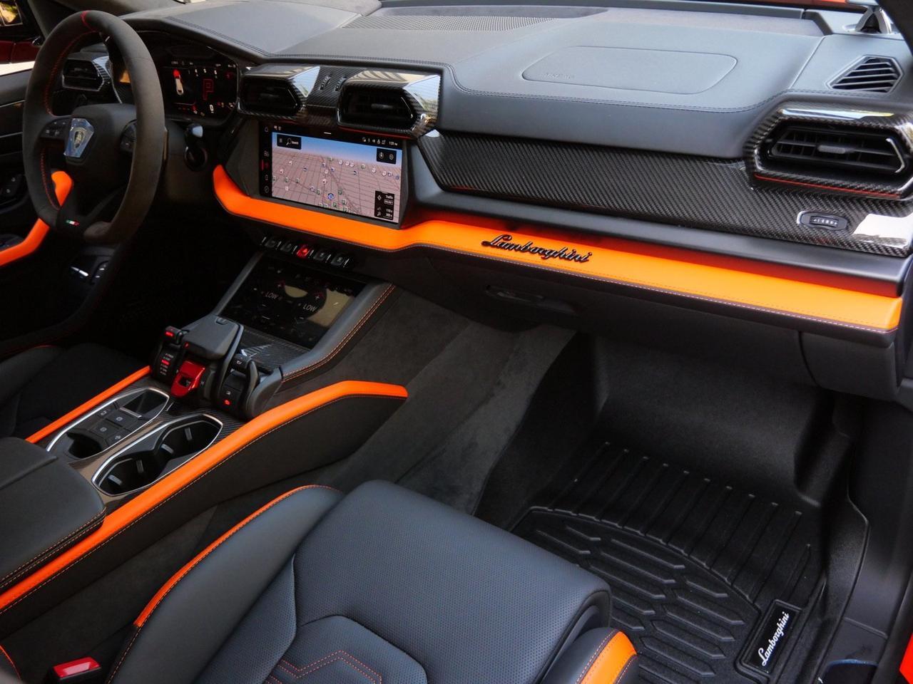 2025 Lamborghini Urus SE Lawrence KS