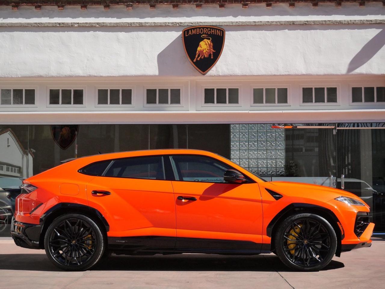 2025 Lamborghini Urus SE