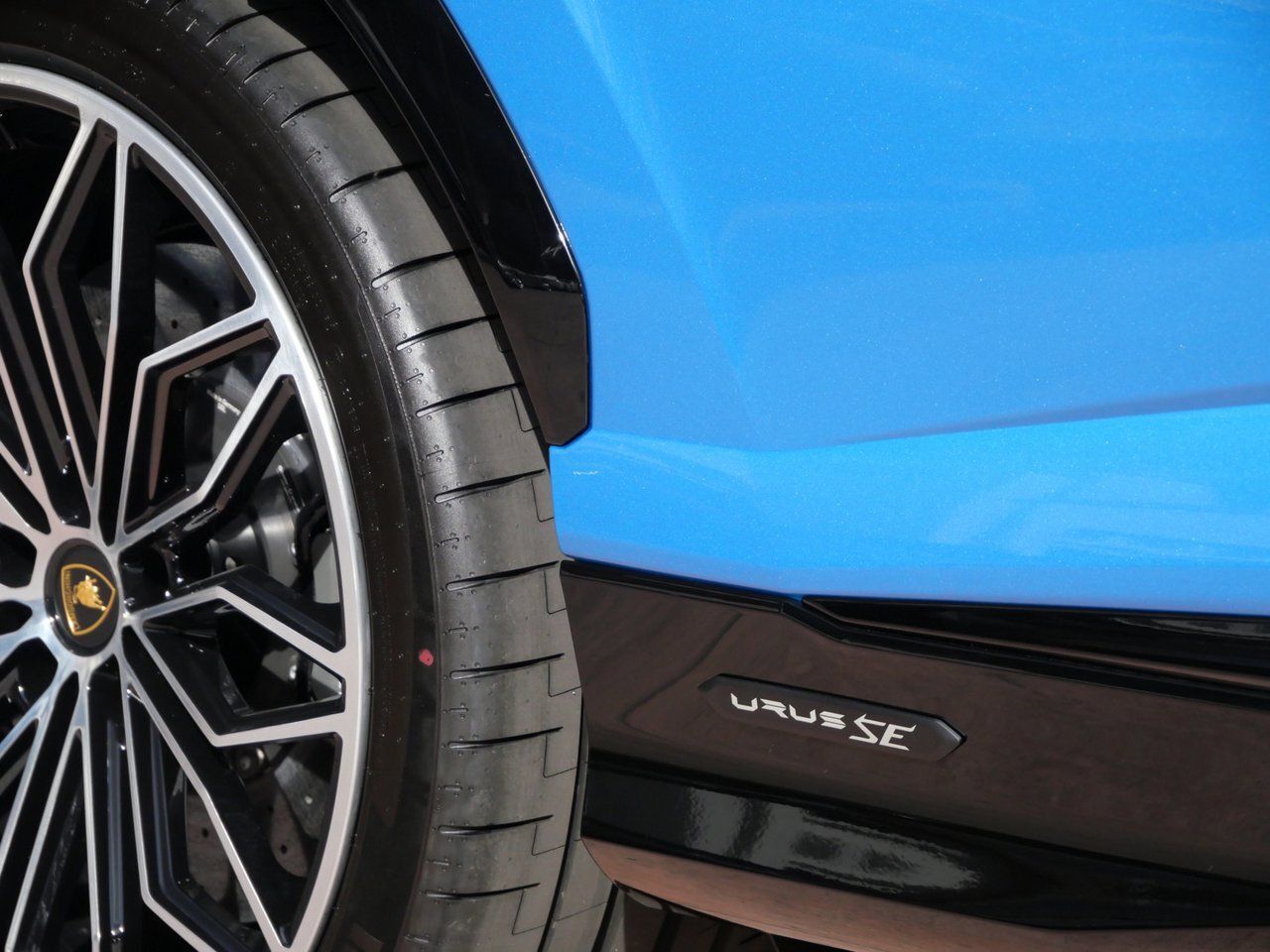 2025 Lamborghini Urus SE Lawrence KS