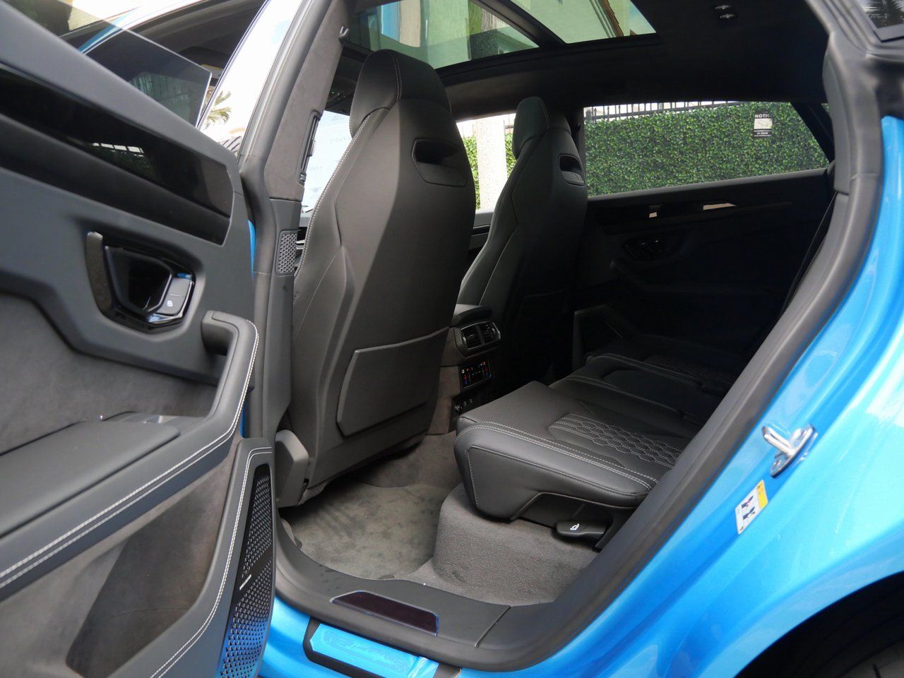 2025 Lamborghini Urus SE Lawrence KS