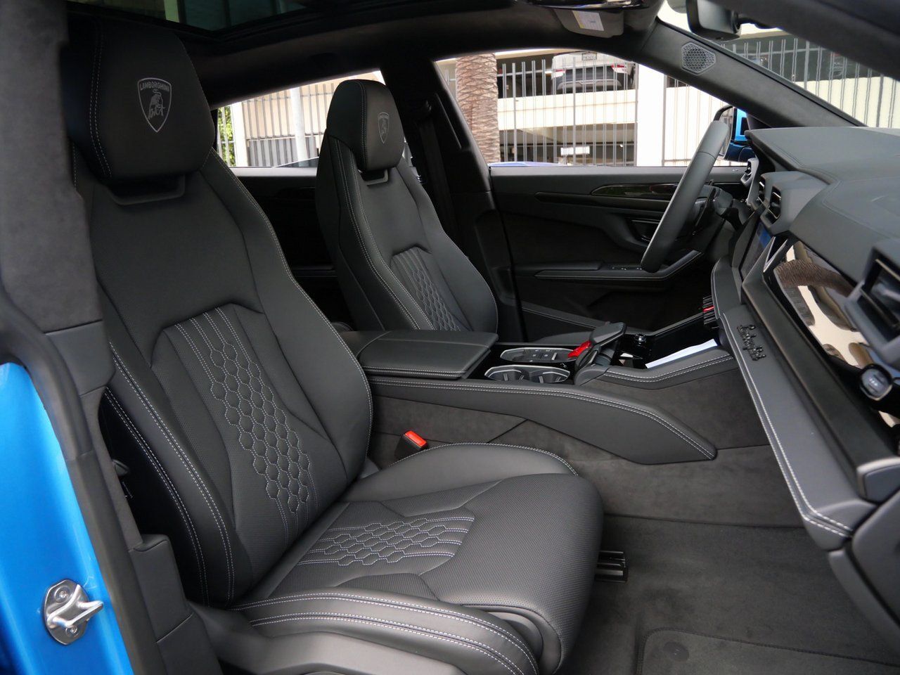 2025 Lamborghini Urus SE Lawrence KS