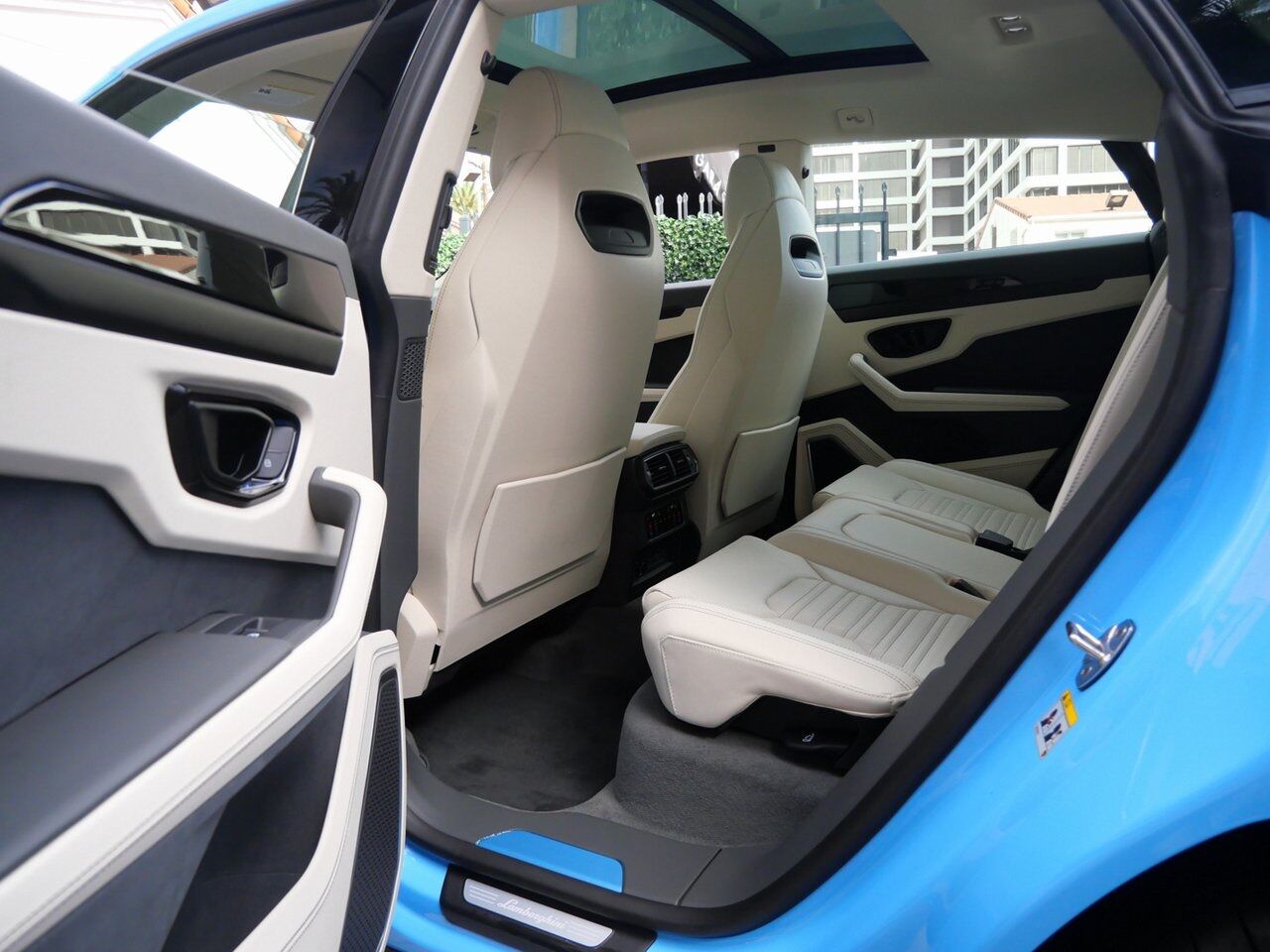 2025 Lamborghini Urus SE Lawrence KS