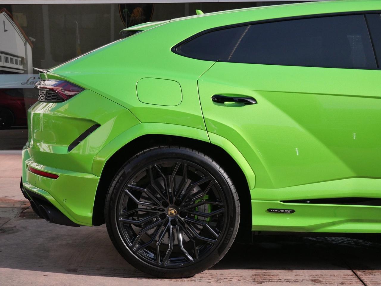2025 Lamborghini Urus SE Lawrence KS
