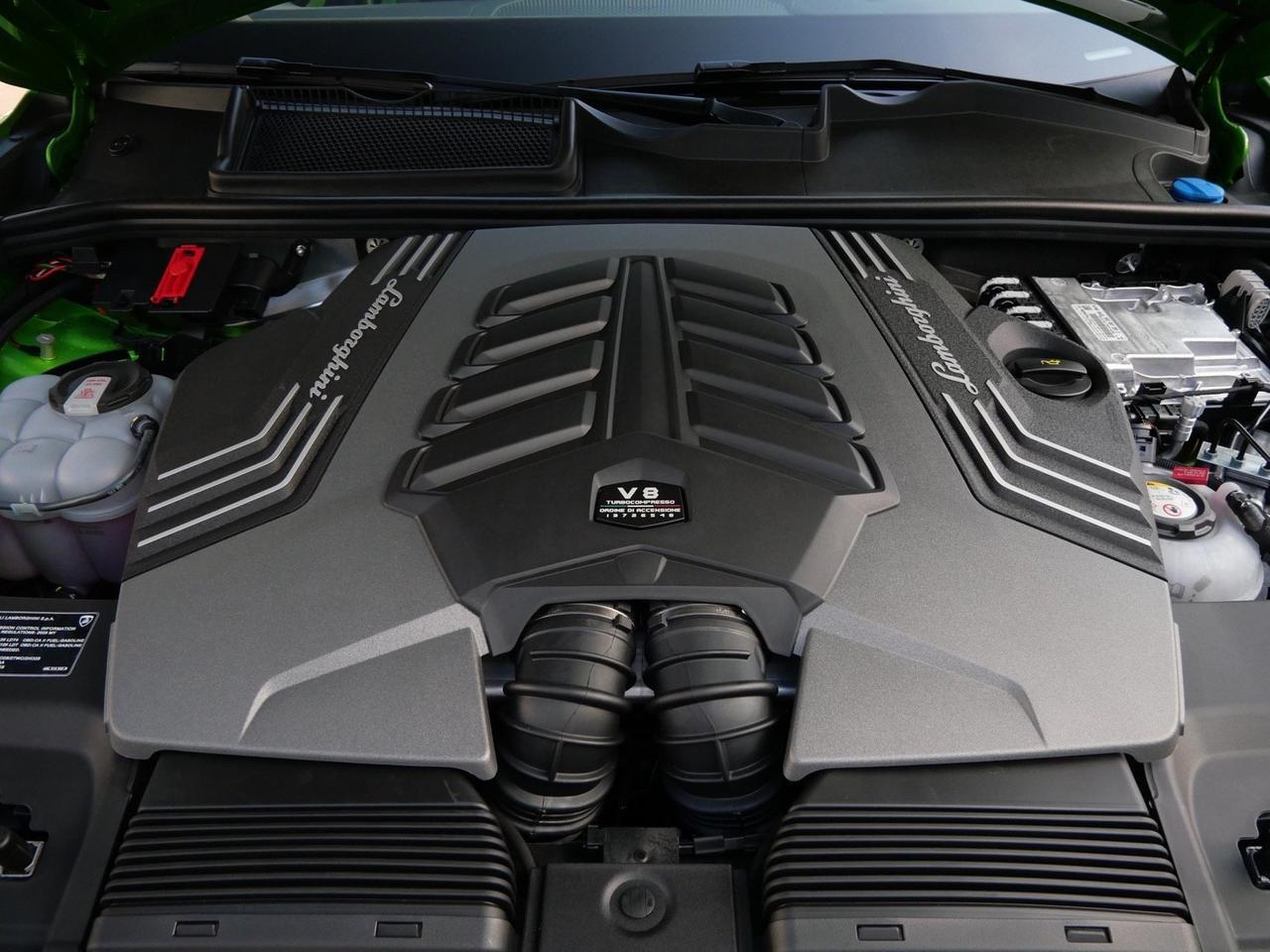 2025 Lamborghini Urus SE Lawrence KS