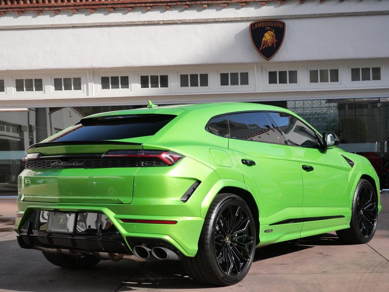 2025 Lamborghini Urus SE