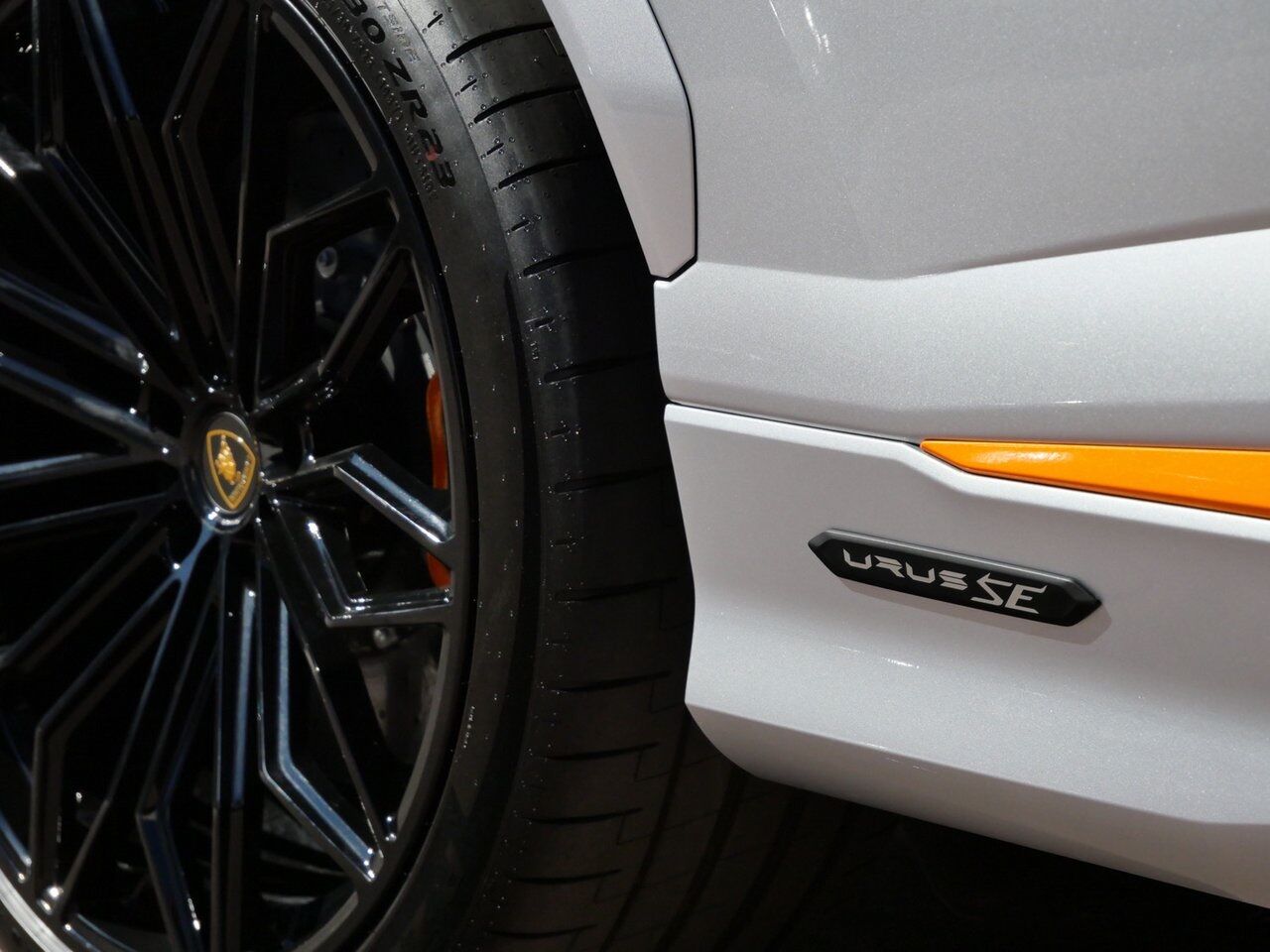 2025 Lamborghini Urus SE Lawrence KS