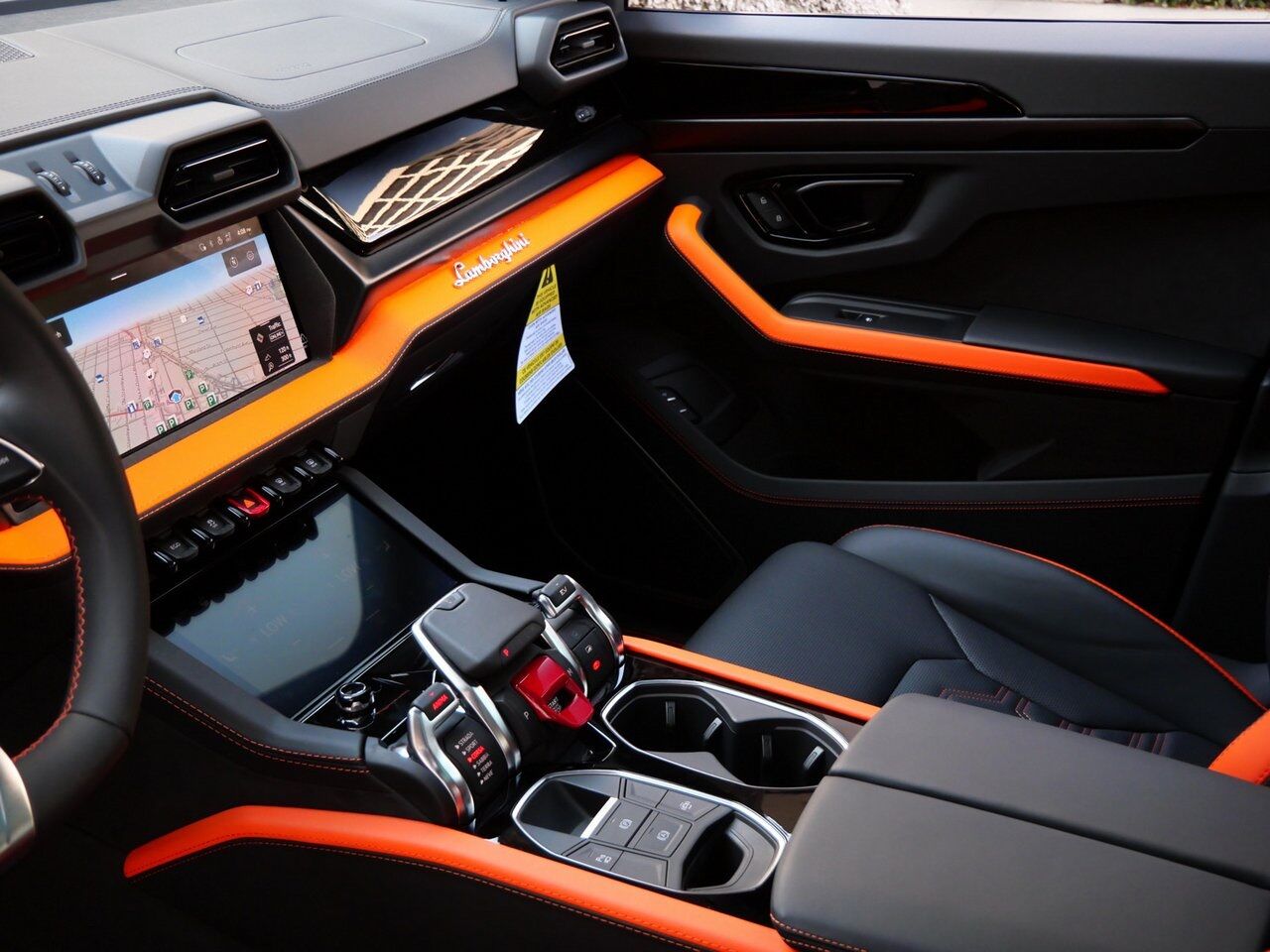 2025 Lamborghini Urus SE Lawrence KS