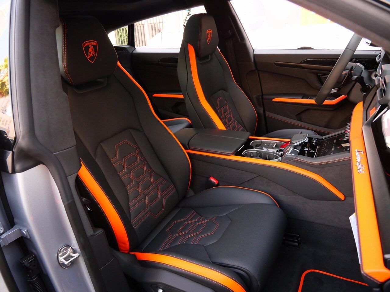 2025 Lamborghini Urus SE Lawrence KS