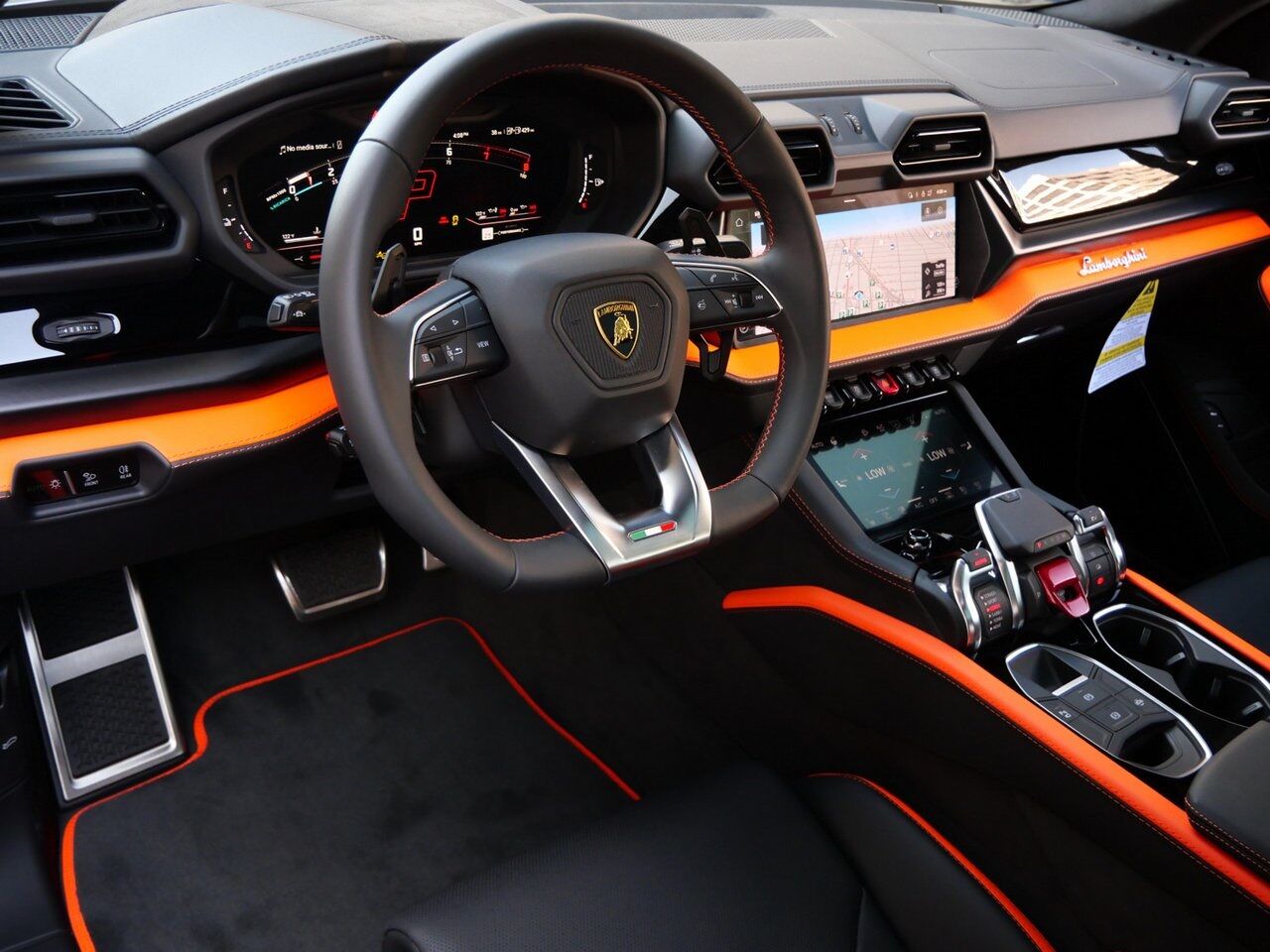 2025 Lamborghini Urus SE Lawrence KS