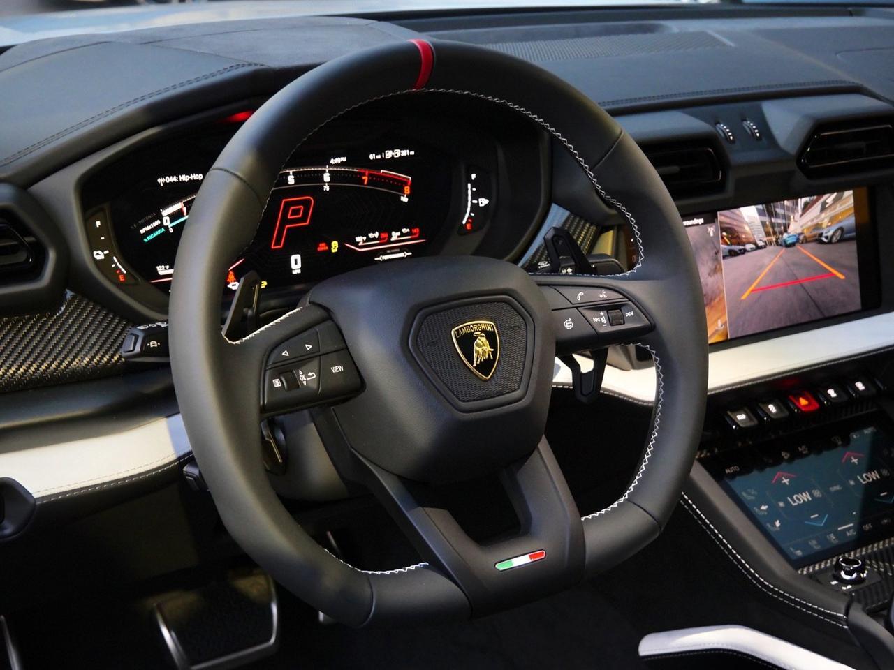 2025 Lamborghini Urus SE Lawrence KS