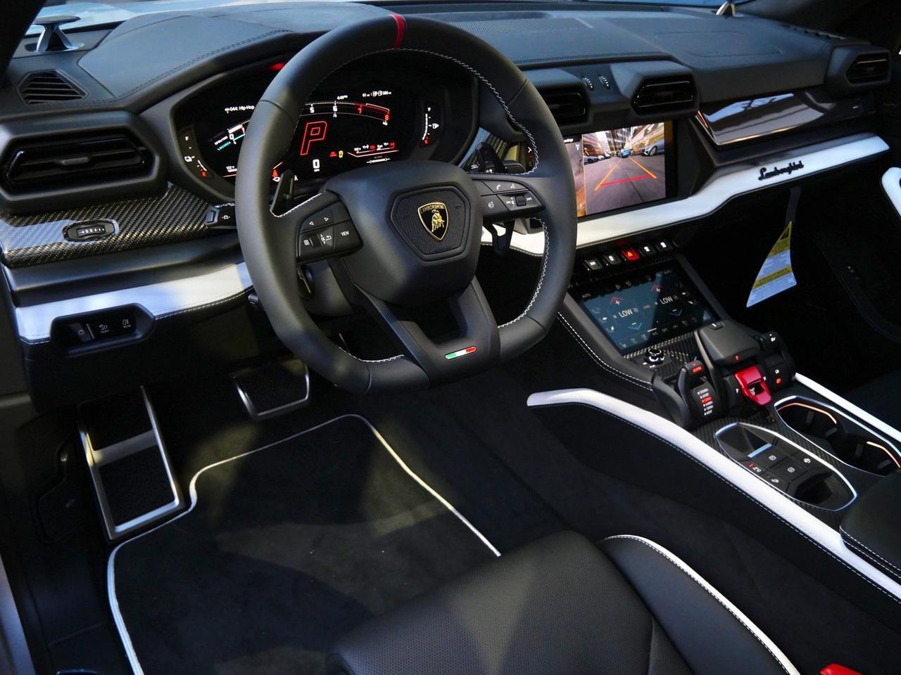 2025 Lamborghini Urus SE Lawrence KS