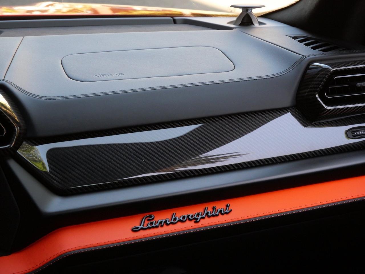 2025 Lamborghini Urus SE Lawrence KS