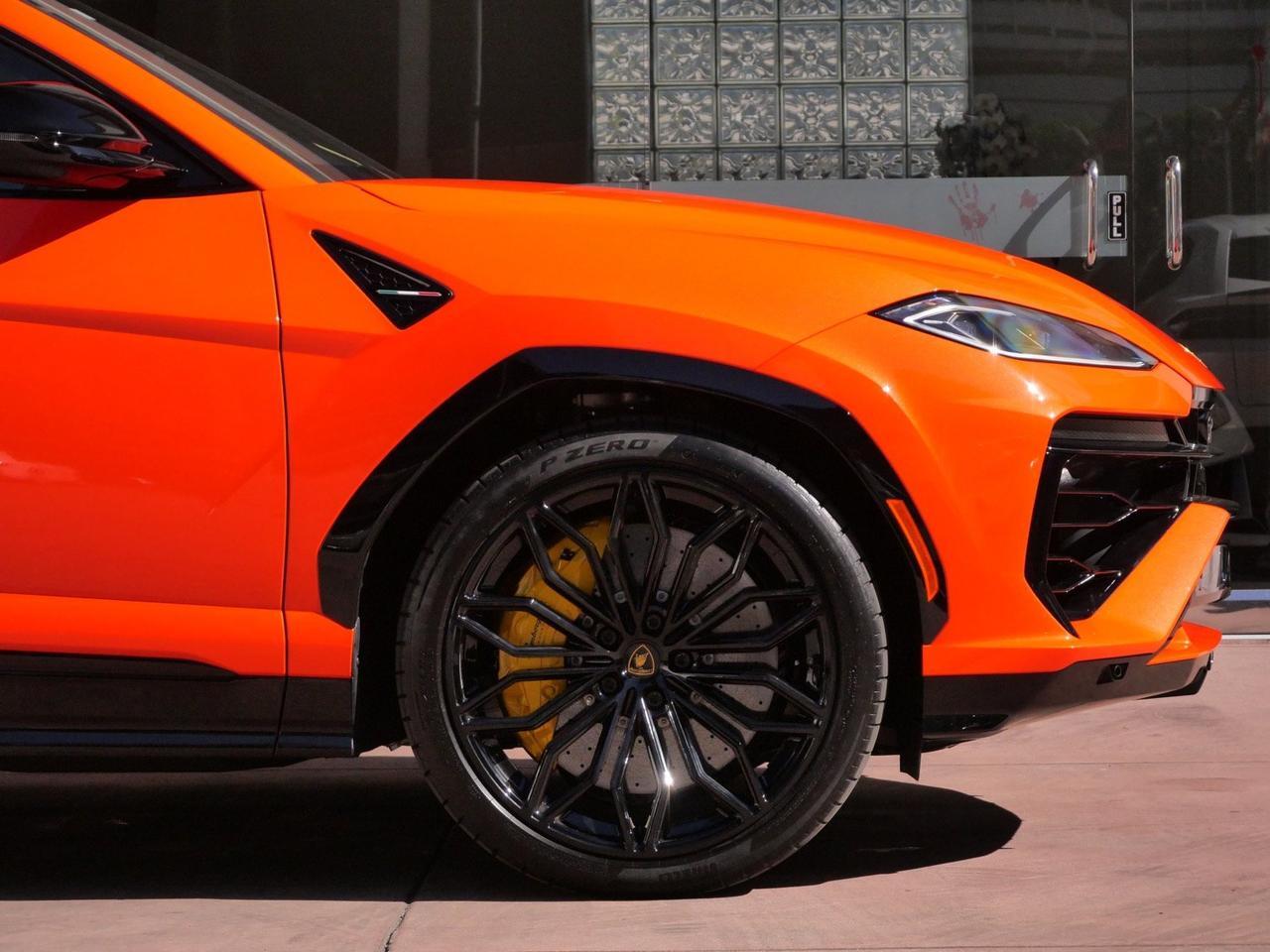 2025 Lamborghini Urus SE Lawrence KS