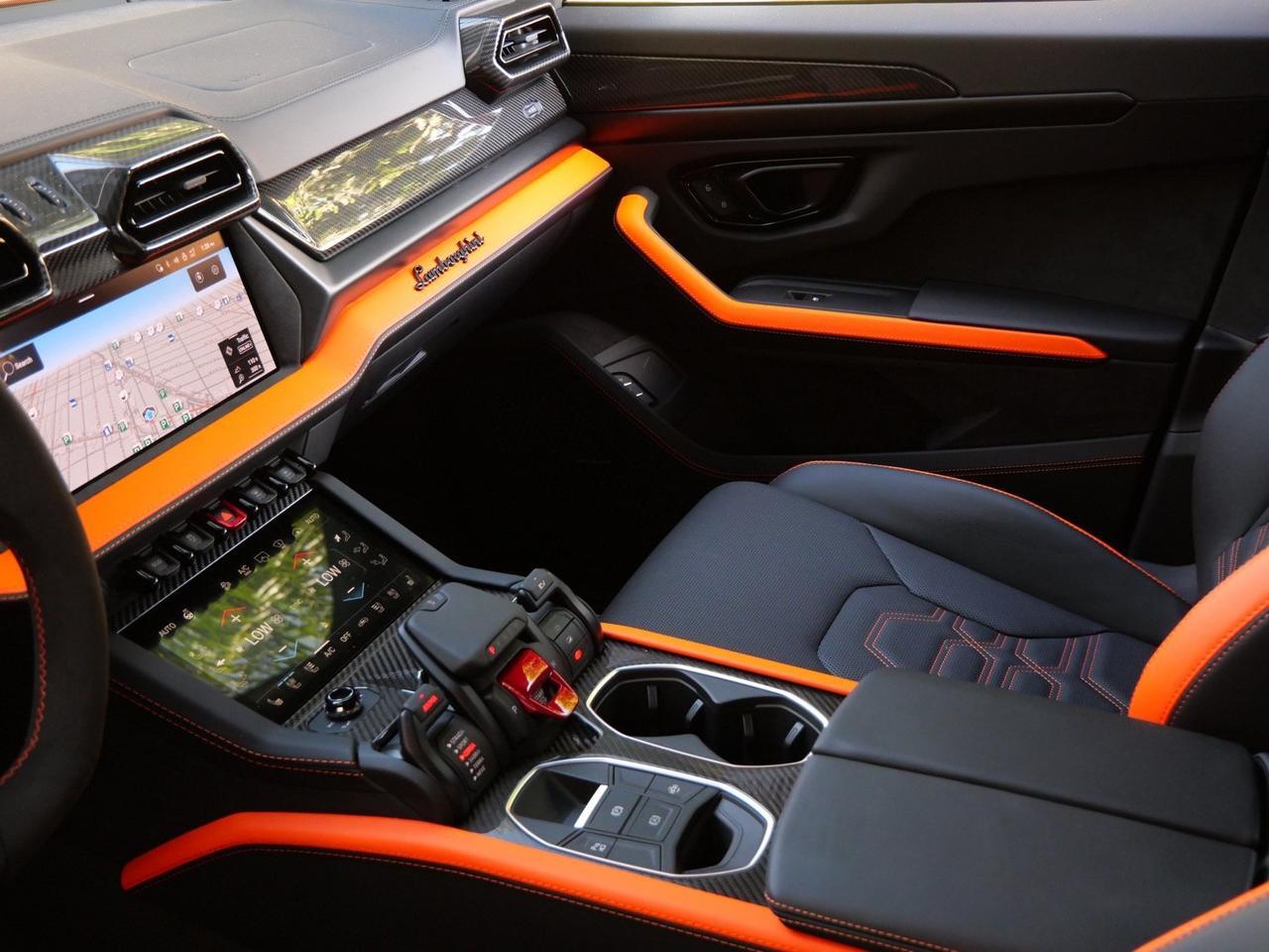 2025 Lamborghini Urus SE Lawrence KS