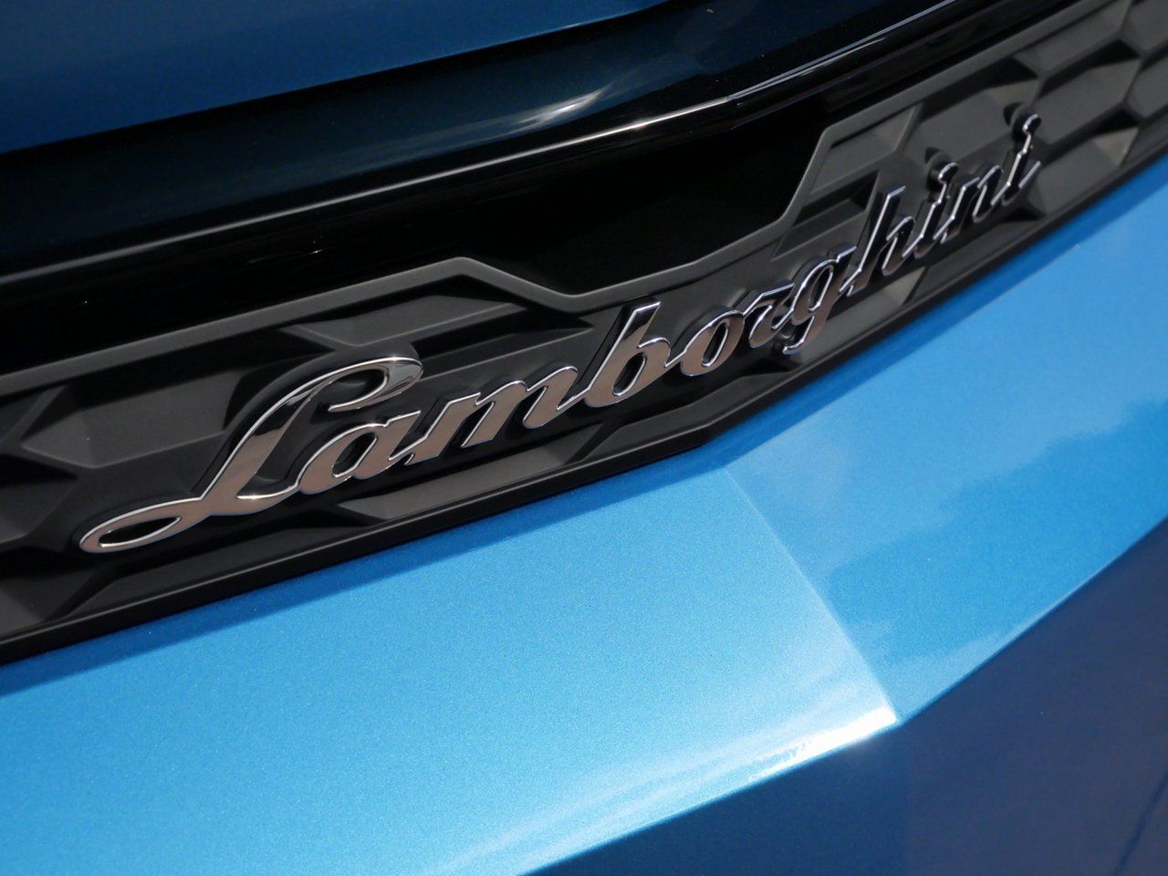 2025 Lamborghini Urus SE Lawrence KS