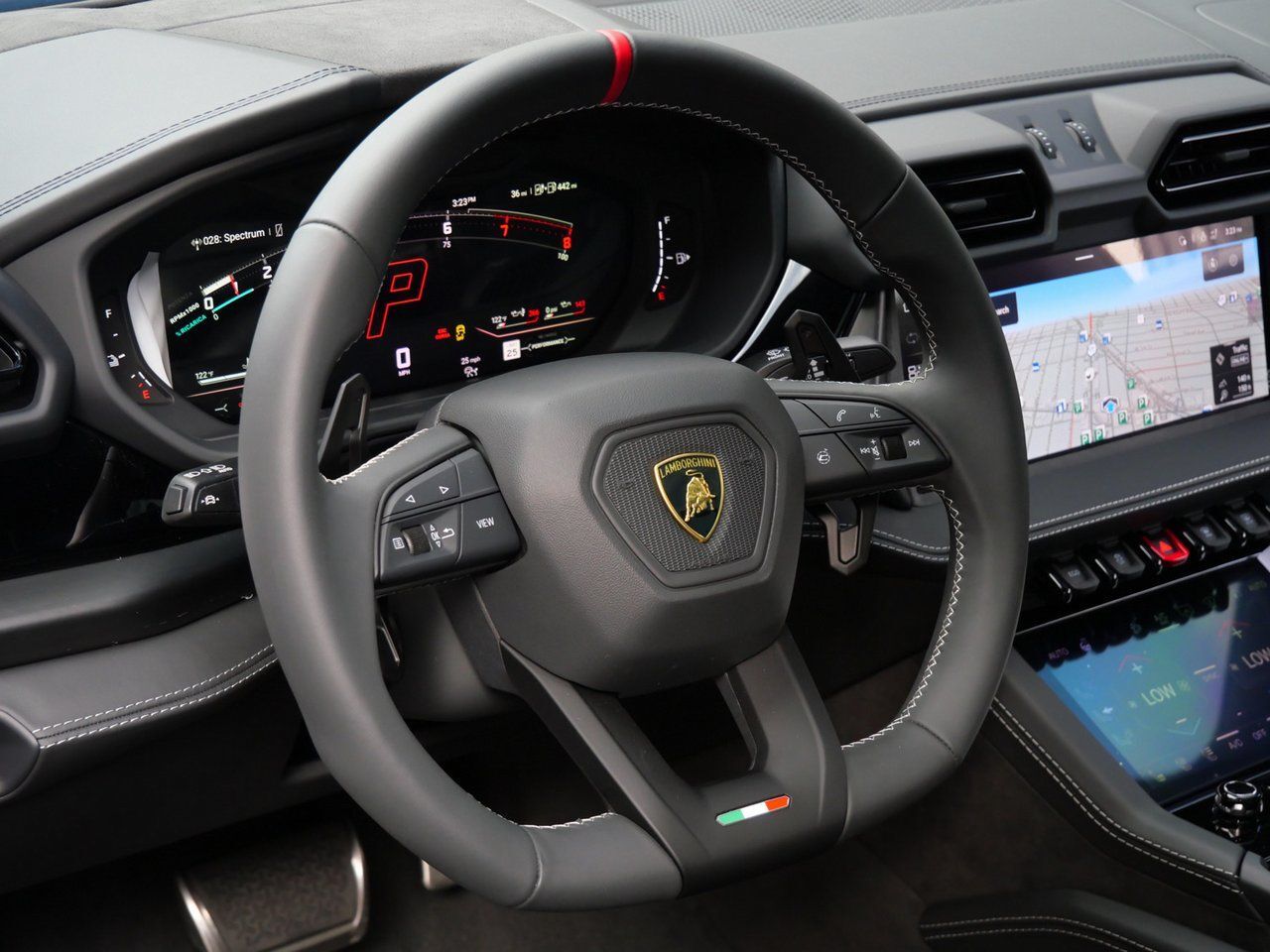 2025 Lamborghini Urus SE Lawrence KS