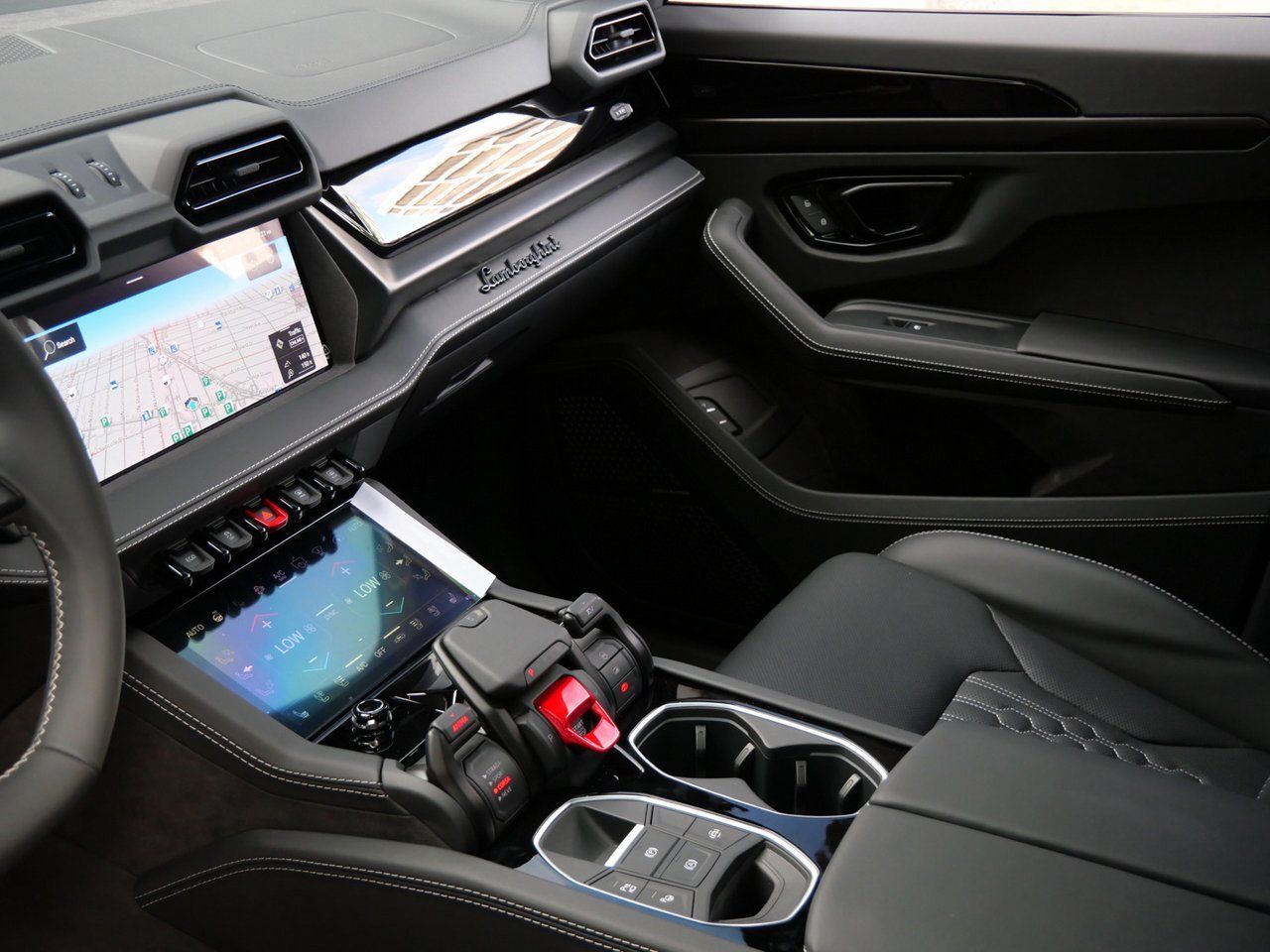 2025 Lamborghini Urus SE Lawrence KS