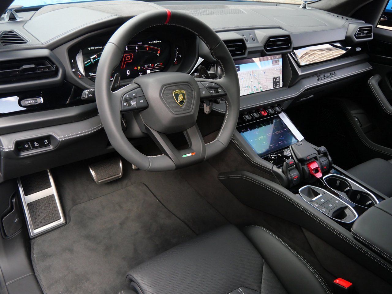 2025 Lamborghini Urus SE Lawrence KS