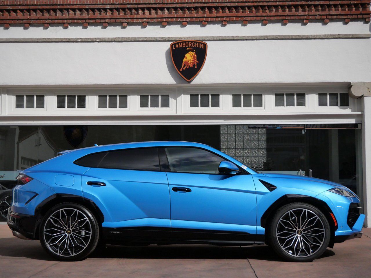 2025 Lamborghini Urus SE Lawrence KS