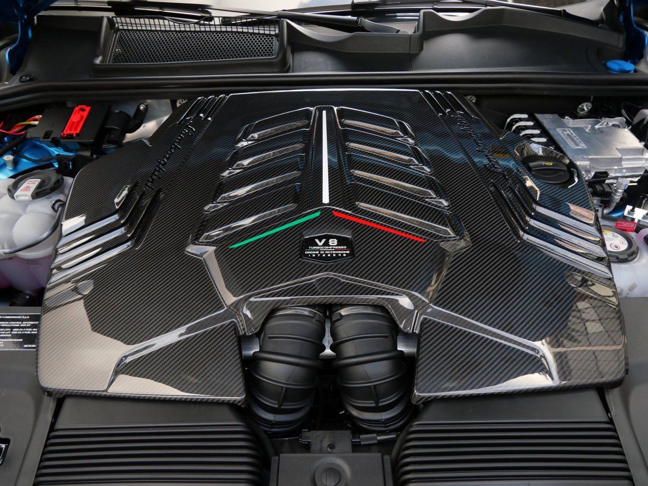 2025 Lamborghini Urus SE Lawrence KS