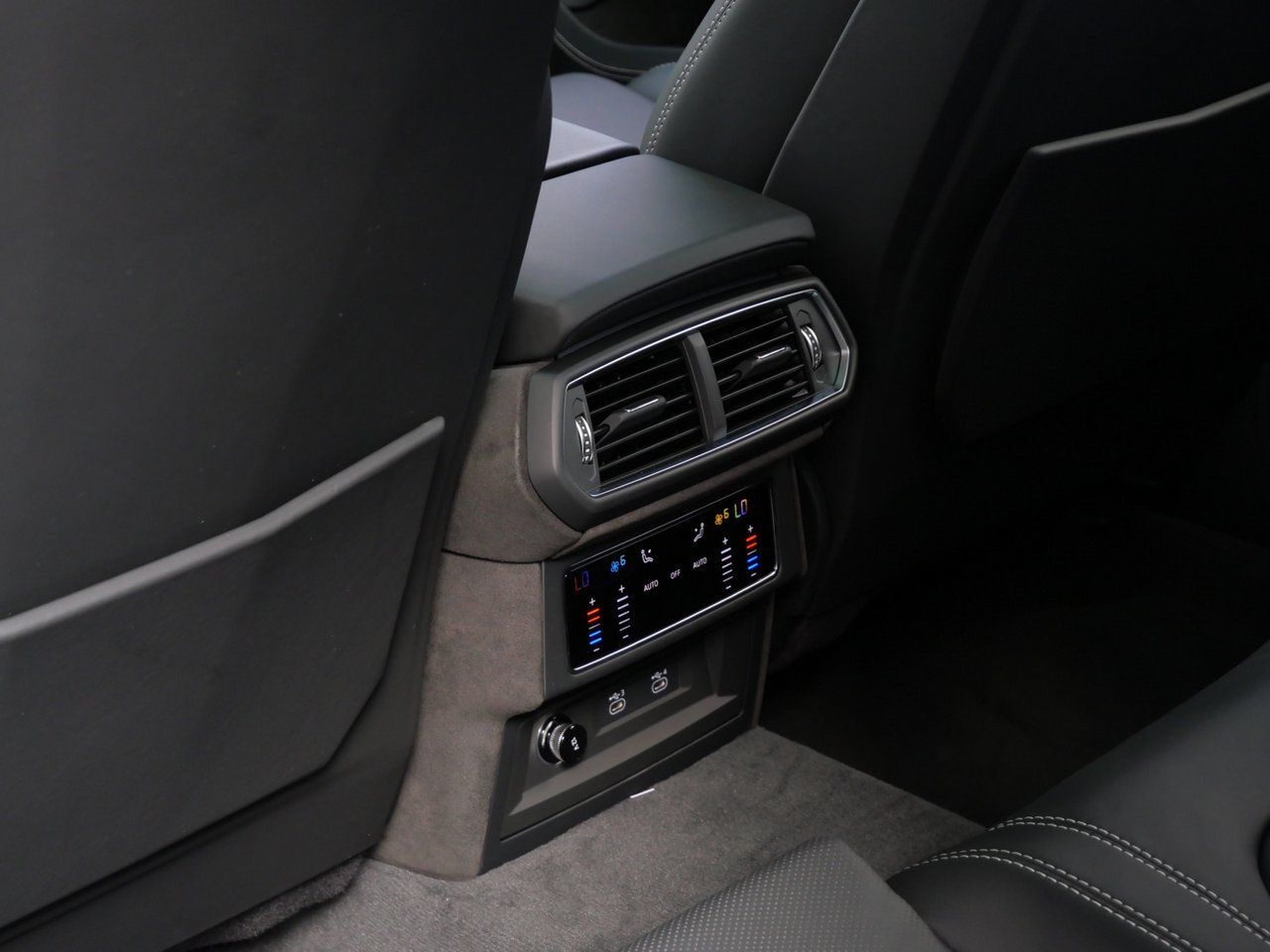 2025 Lamborghini Urus SE Lawrence KS