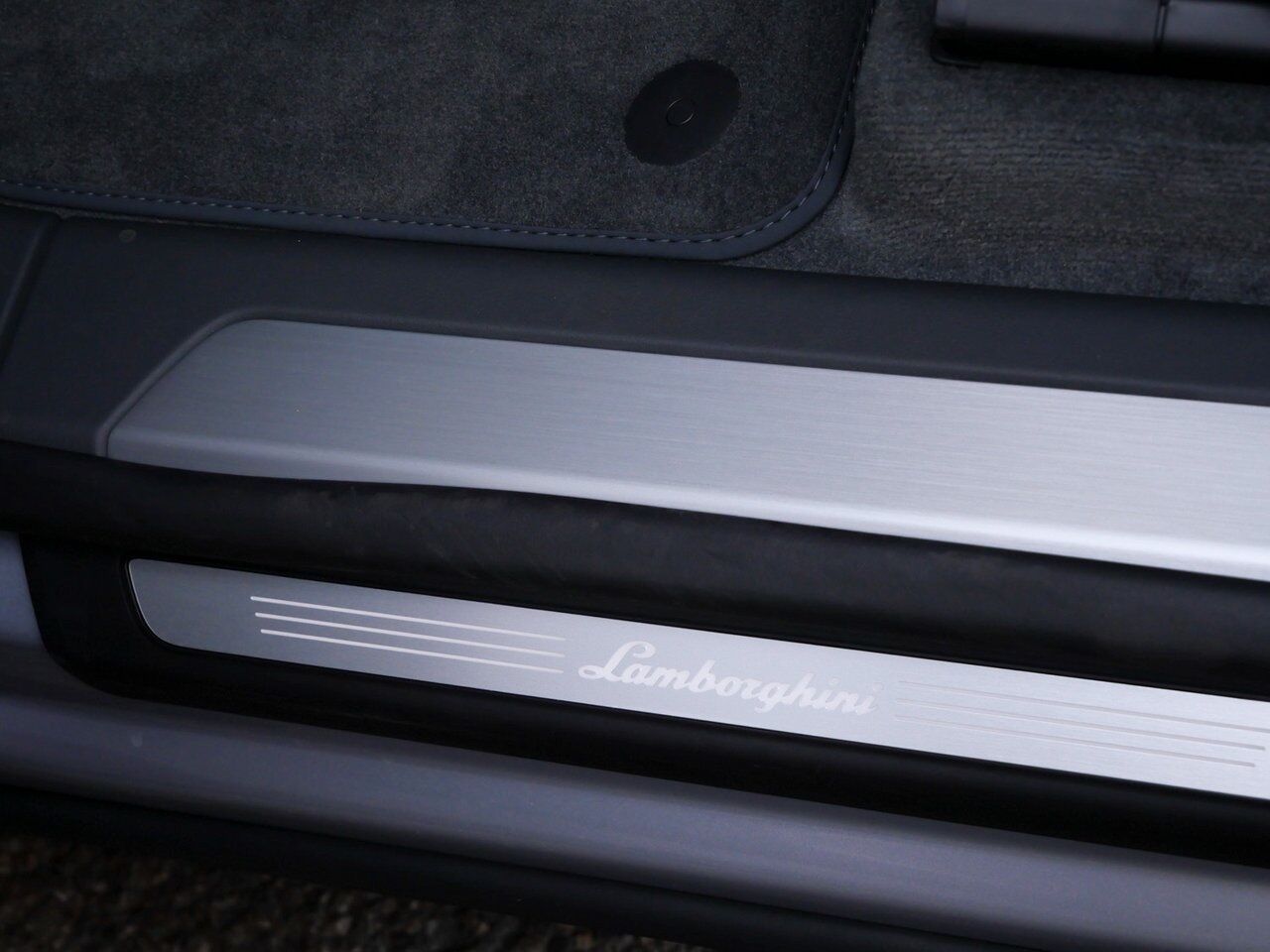 2025 Lamborghini Urus SE Lawrence KS