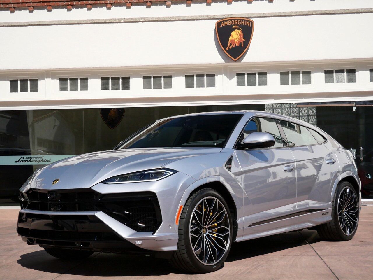 2025 Lamborghini Urus SE Lawrence KS