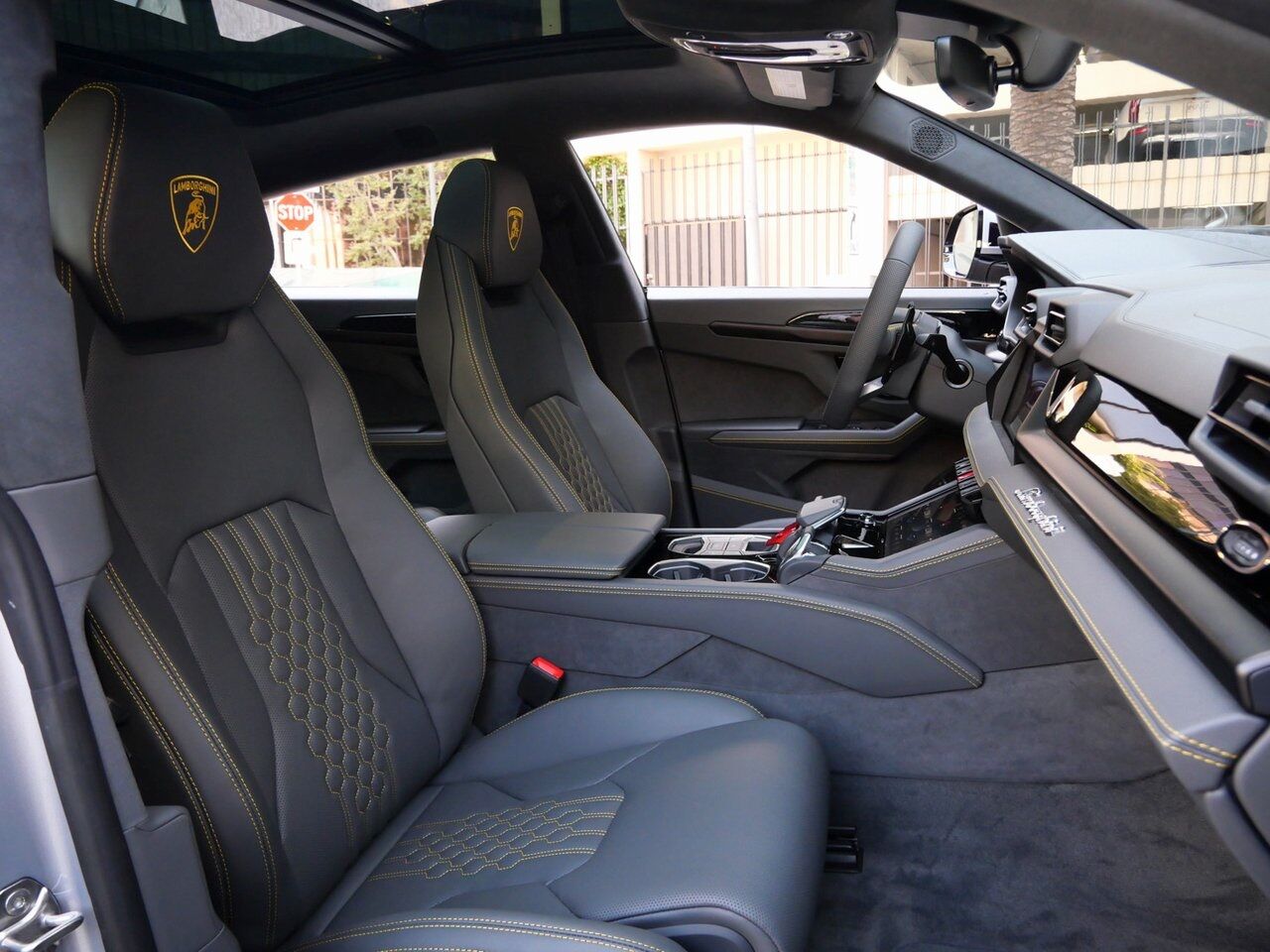 2025 Lamborghini Urus SE Lawrence KS