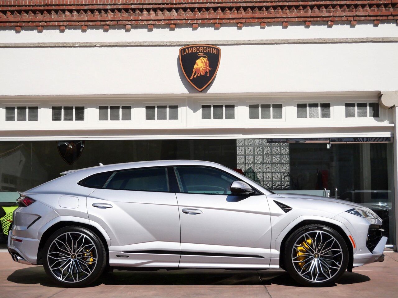 2025 Lamborghini Urus SE Lawrence KS