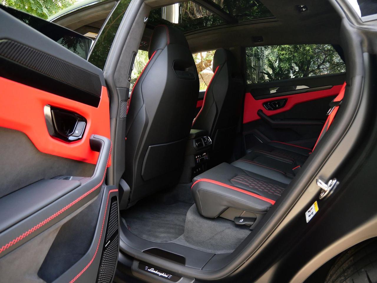 2025 Lamborghini Urus SE SE Lawrence KS