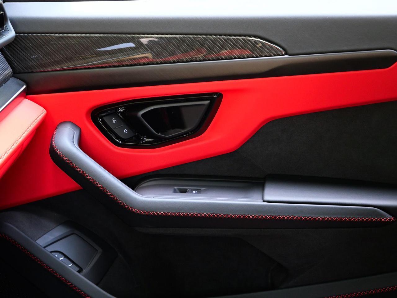 2025 Lamborghini Urus SE SE Lawrence KS