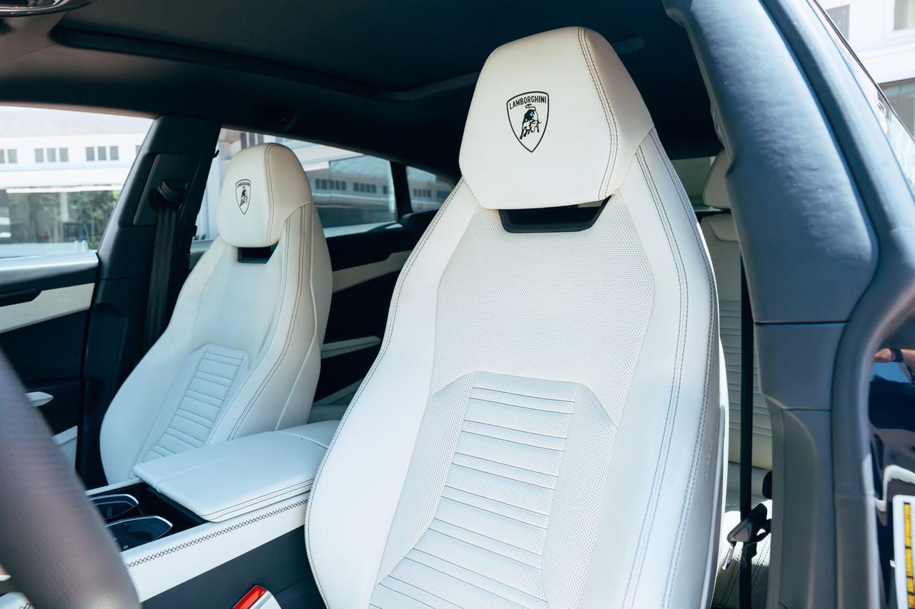 2025 Lamborghini Urus SE SE Lawrence KS