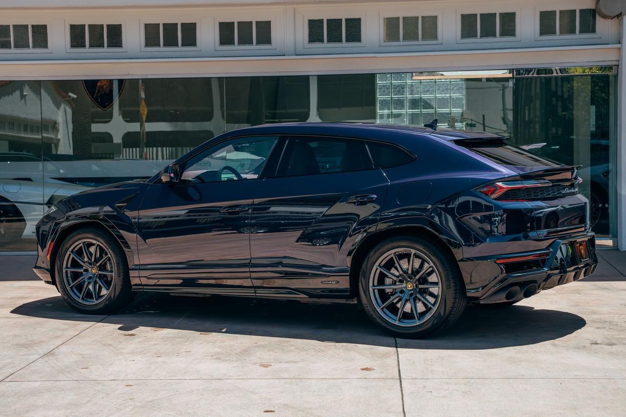 2025 Lamborghini Urus SE SE