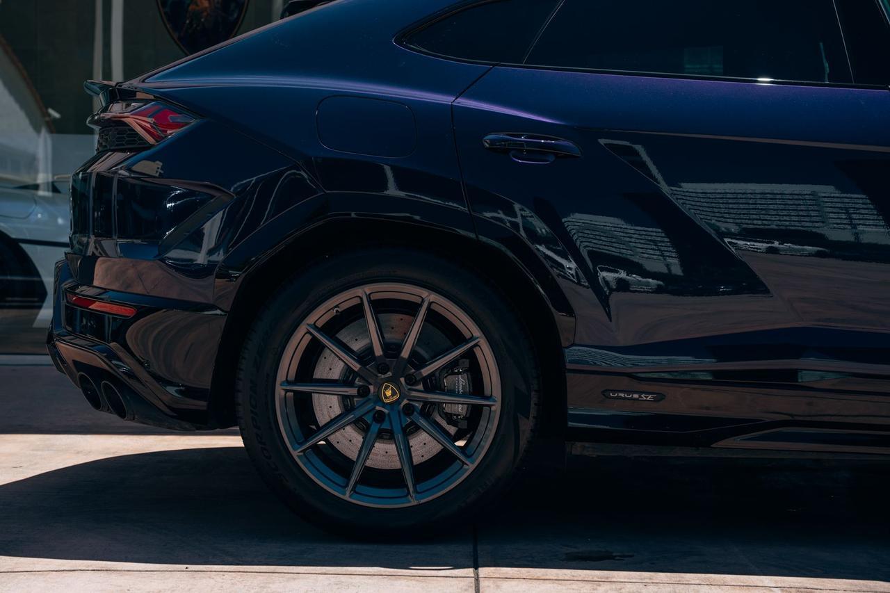 2025 Lamborghini Urus SE SE Lawrence KS