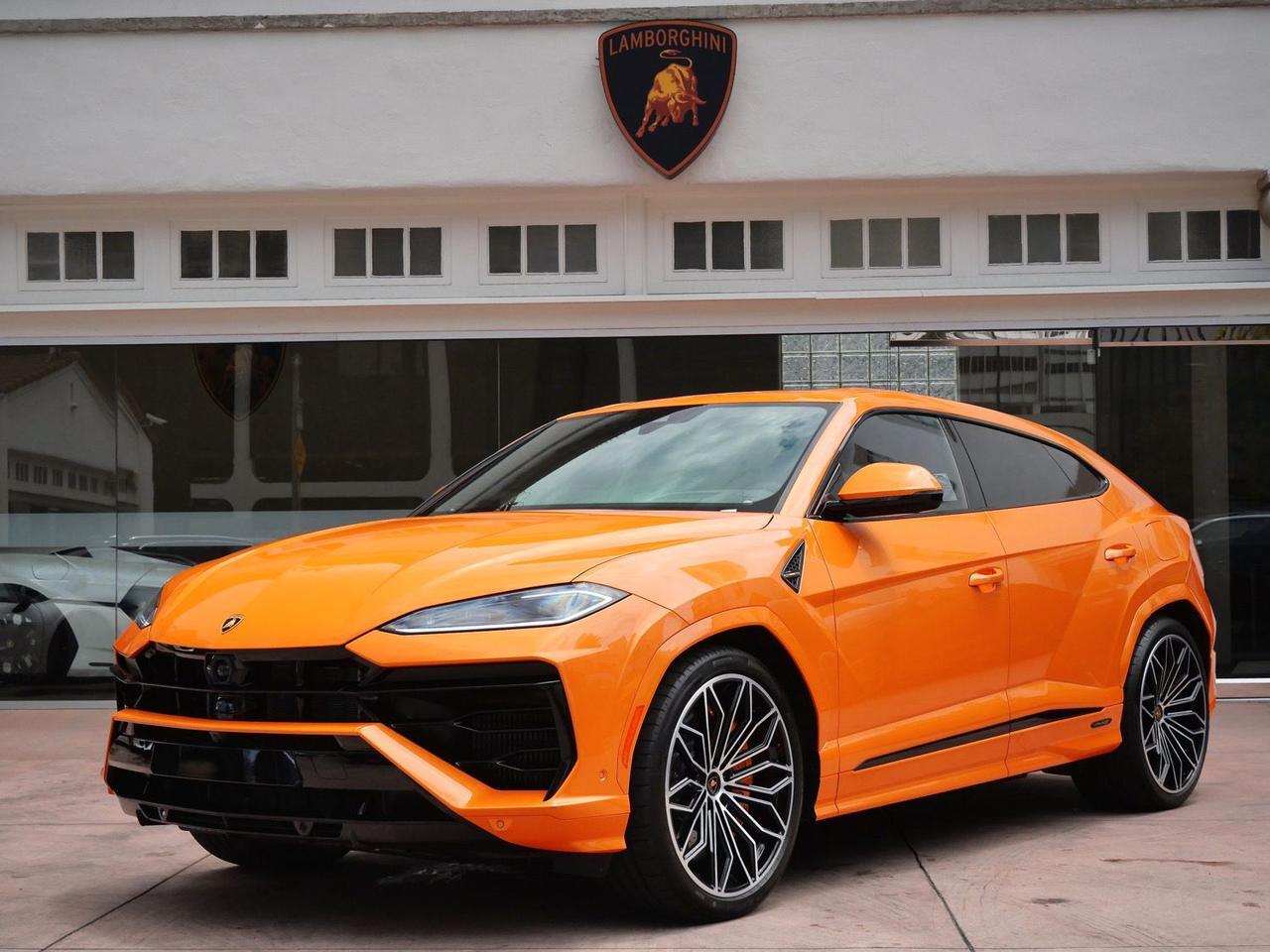 2025 Lamborghini Urus SE SE Lawrence KS
