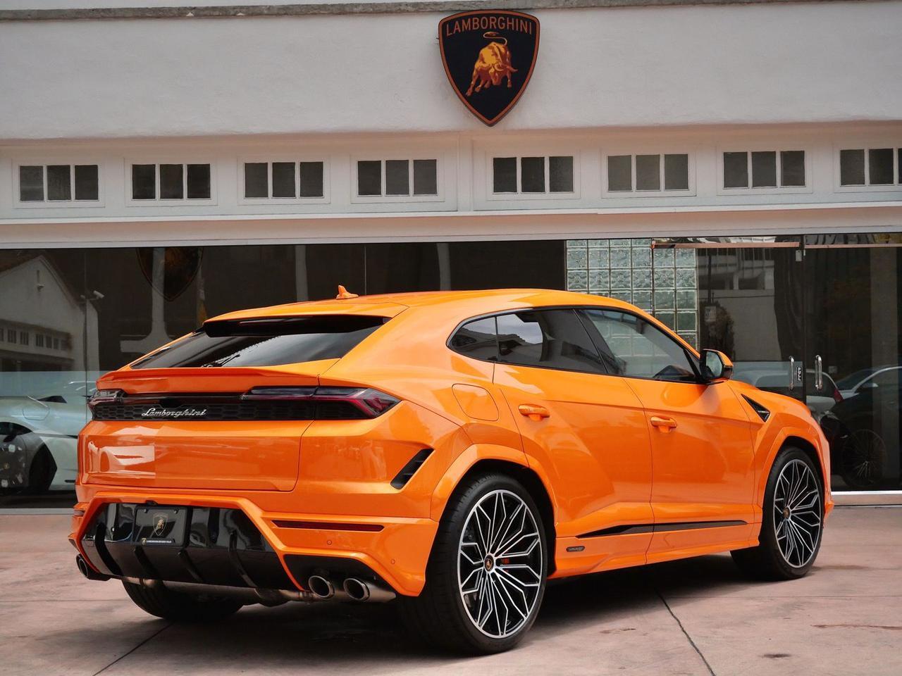 2025 Lamborghini Urus SE SE
