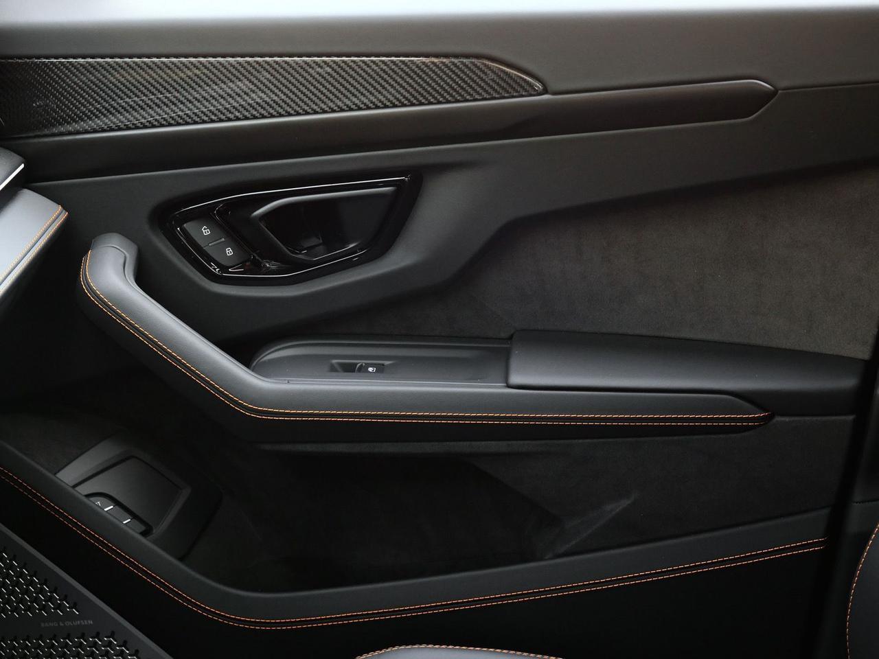 2025 Lamborghini Urus SE SE Lawrence KS