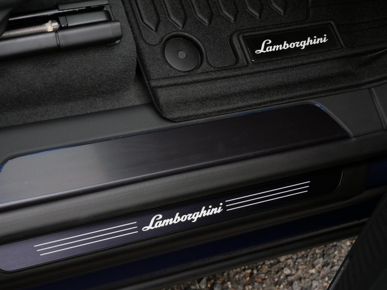 2025 Lamborghini Urus SE SE Lawrence KS