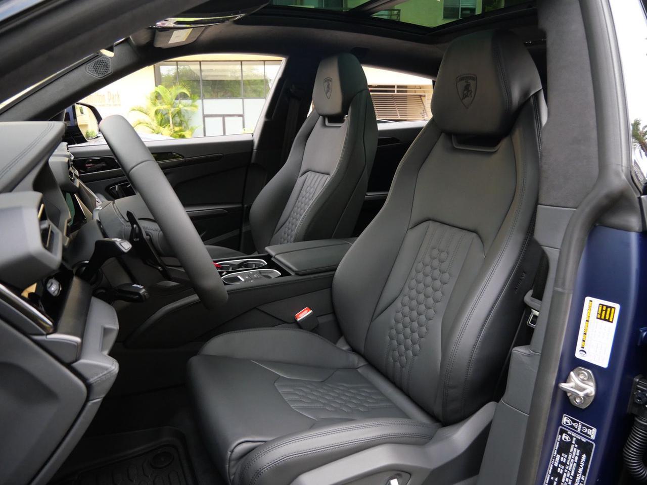 2025 Lamborghini Urus SE SE Lawrence KS