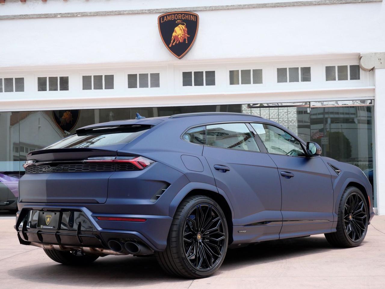 2025 Lamborghini Urus SE SE