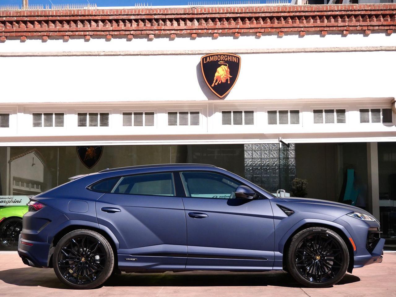 2025 Lamborghini Urus SE SE Lawrence KS