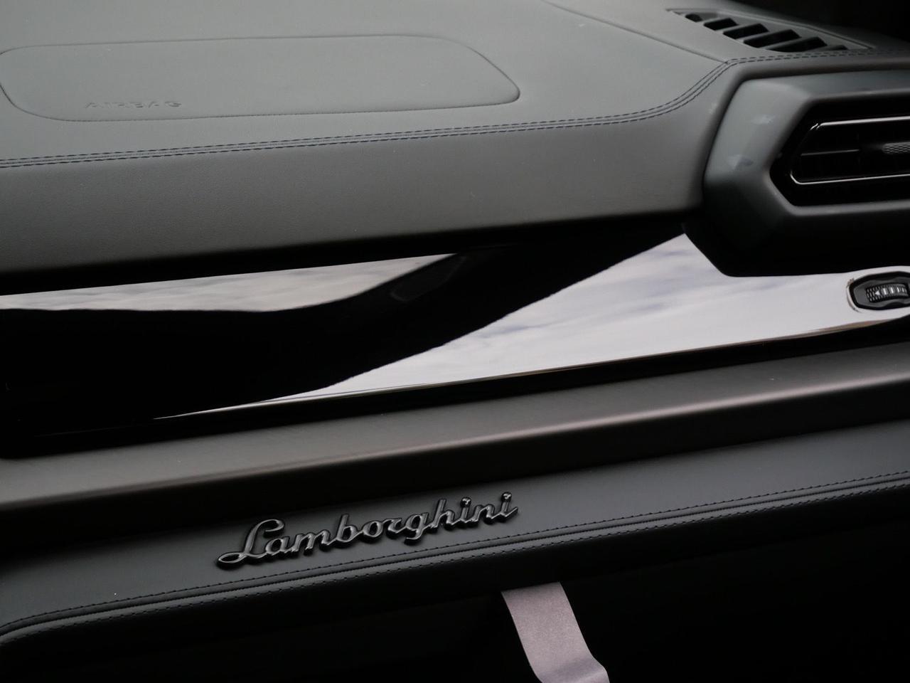 2025 Lamborghini Urus SE SE Lawrence KS