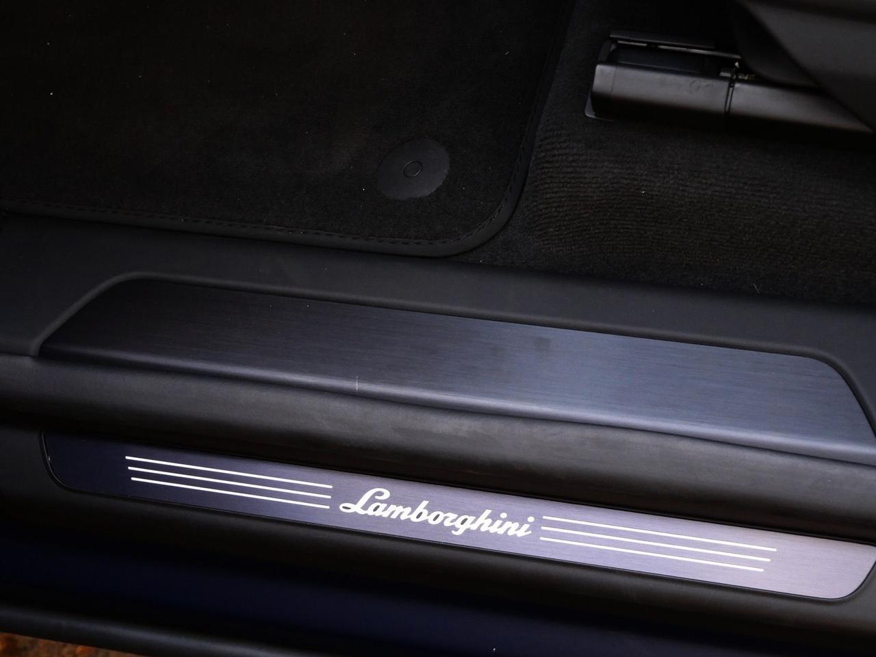 2025 Lamborghini Urus SE SE Lawrence KS