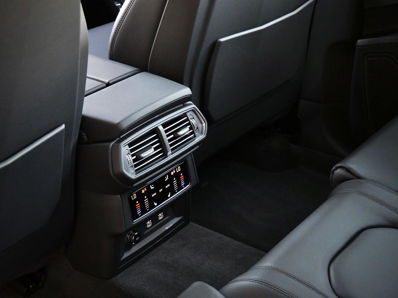 2025 Lamborghini Urus SE SE Lawrence KS